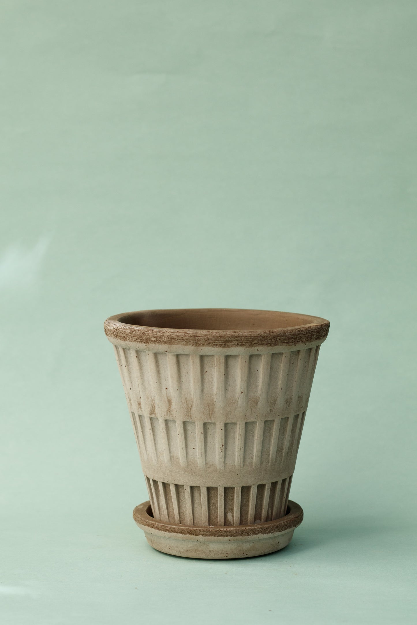 Bergs Potter Pantheon Pflanztopf Grau mit Untersetzer
